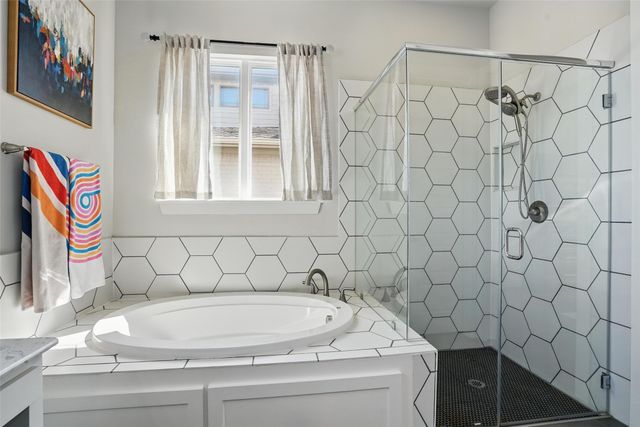 14341 Overlook Park Drive, Fort Worth, TX 76008