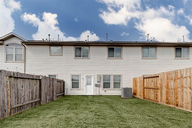 11532 Champions Green Drive, Houston, TX 77066