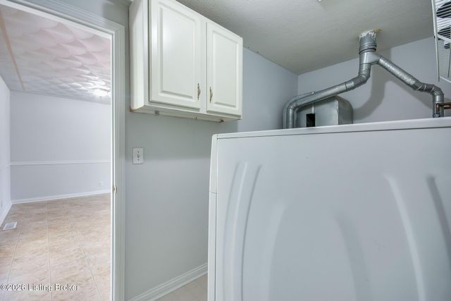 633 River Oaks Dr, Shepherdsville, KY 40165