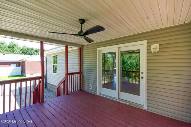 633 River Oaks Dr, Shepherdsville, KY 40165