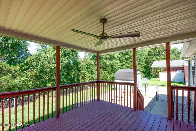633 River Oaks Dr, Shepherdsville, KY 40165