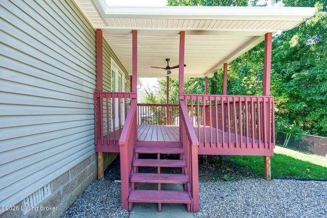 633 River Oaks Dr, Shepherdsville, KY 40165