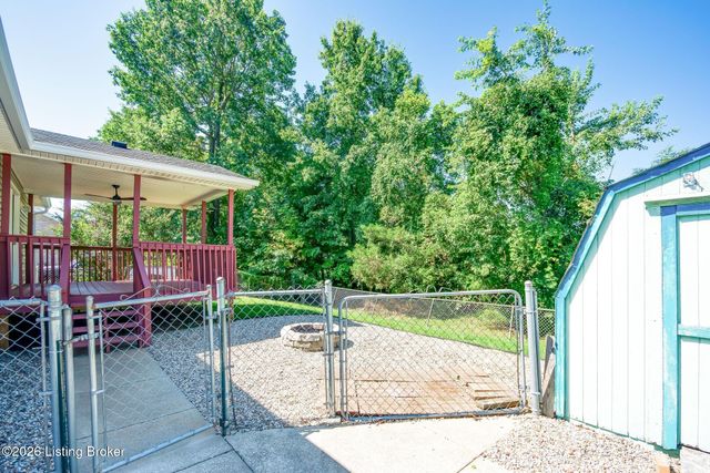 633 River Oaks Dr, Shepherdsville, KY 40165