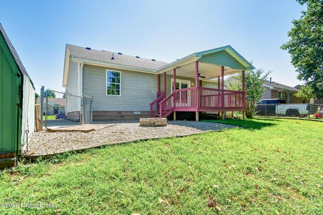 633 River Oaks Dr, Shepherdsville, KY 40165