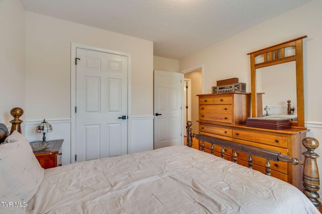 155 Thelma Hannabas Lane, Jonesborough, TN 37659