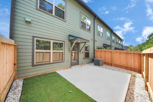 7711 Longmire Road 200, Conroe, TX 77304