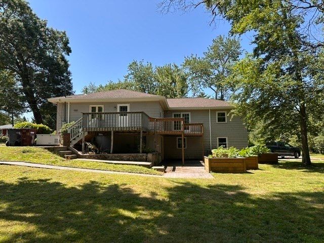 27 Lantern Ln, Dedham, MA 02026