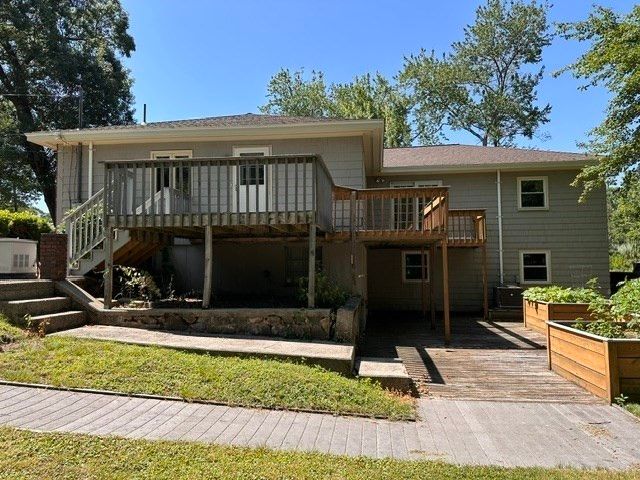 27 Lantern Ln, Dedham, MA 02026