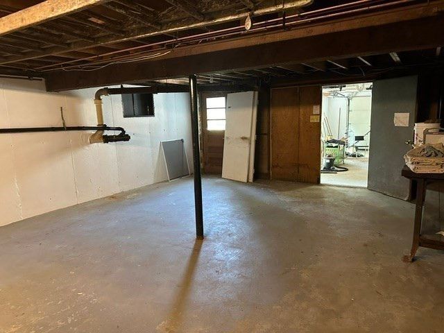 27 Lantern Ln, Dedham, MA 02026