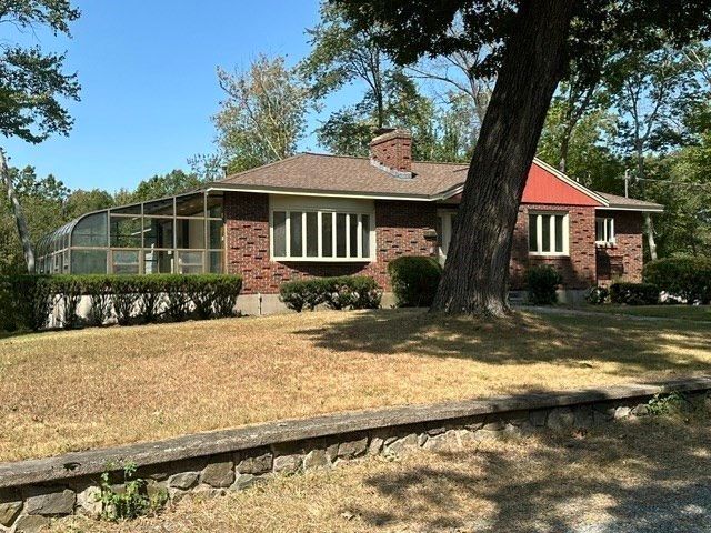 27 Lantern Ln, Dedham, MA 02026