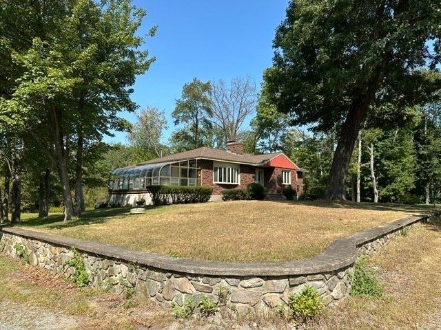 27 Lantern Ln, Dedham, MA 02026