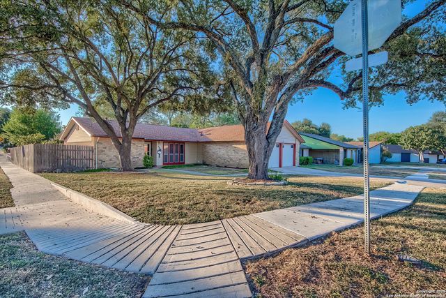7002 Autumn Chase, Leon Valley, TX 78238