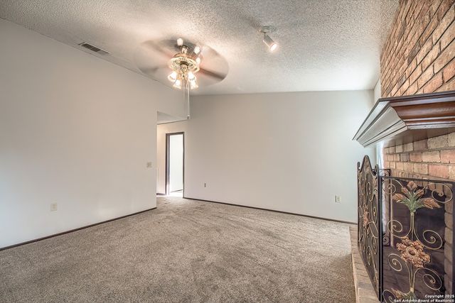 7002 Autumn Chase, Leon Valley, TX 78238