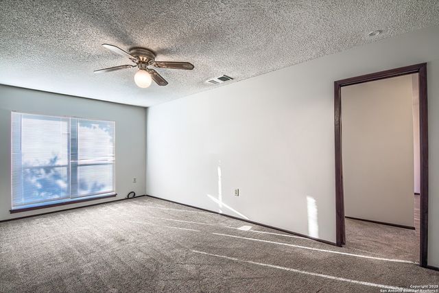 7002 Autumn Chase, Leon Valley, TX 78238