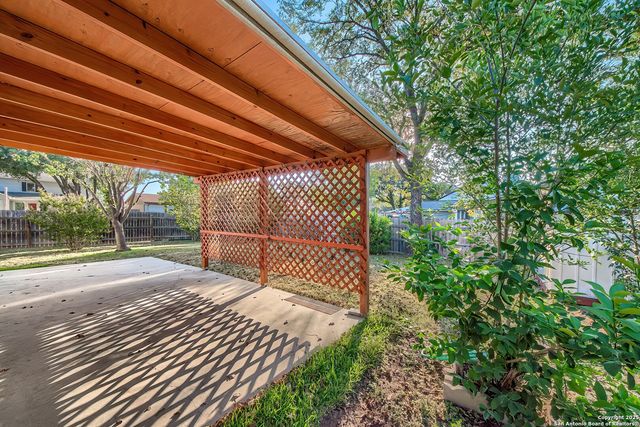 7002 Autumn Chase, Leon Valley, TX 78238