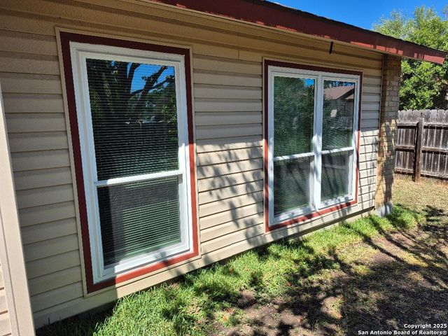 7002 Autumn Chase, Leon Valley, TX 78238