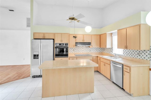 5530 SALEM SQUARE DRIVE N, Palm Harbor, FL 34685