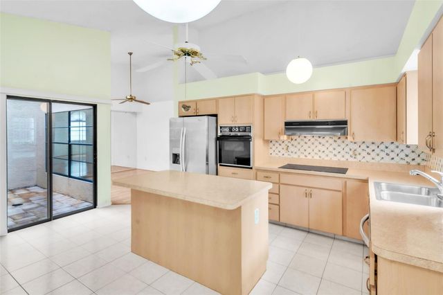 5530 SALEM SQUARE DRIVE N, Palm Harbor, FL 34685