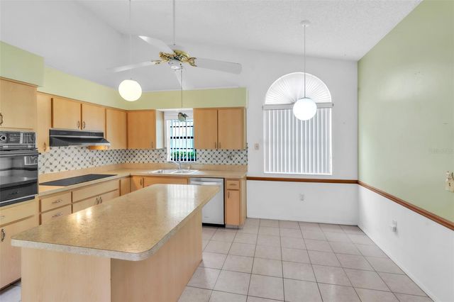 5530 SALEM SQUARE DRIVE N, Palm Harbor, FL 34685