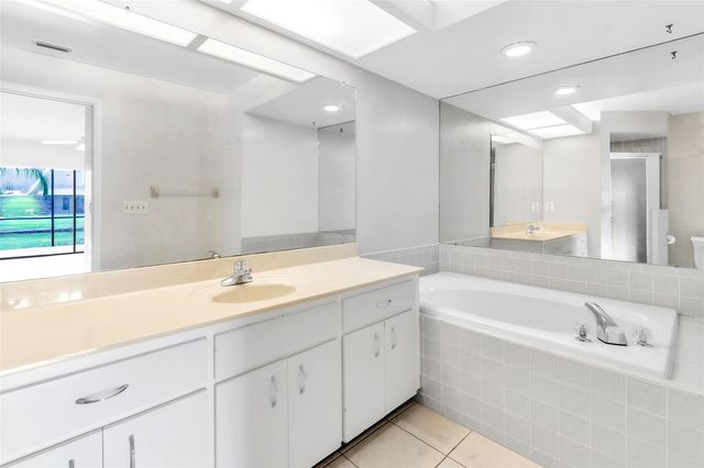 5530 SALEM SQUARE DRIVE N, Palm Harbor, FL 34685