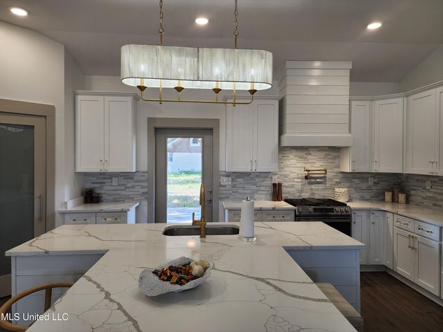 167 Oleander Drive, Gulfport, MS 39507