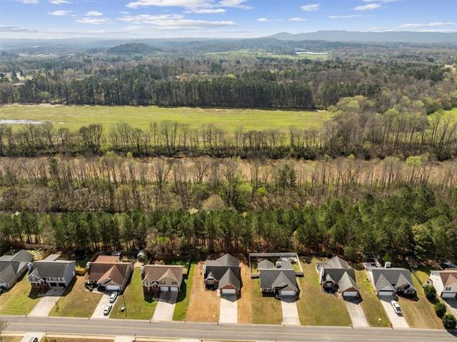 608 Riverside NW Drive, Calhoun, GA 30701