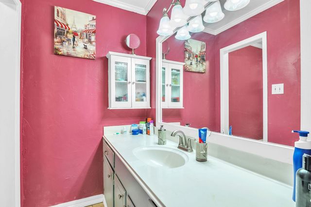 2406 Balsam St, Longview, TX 75605