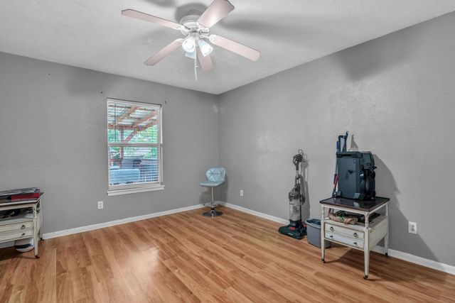 2406 Balsam St, Longview, TX 75605