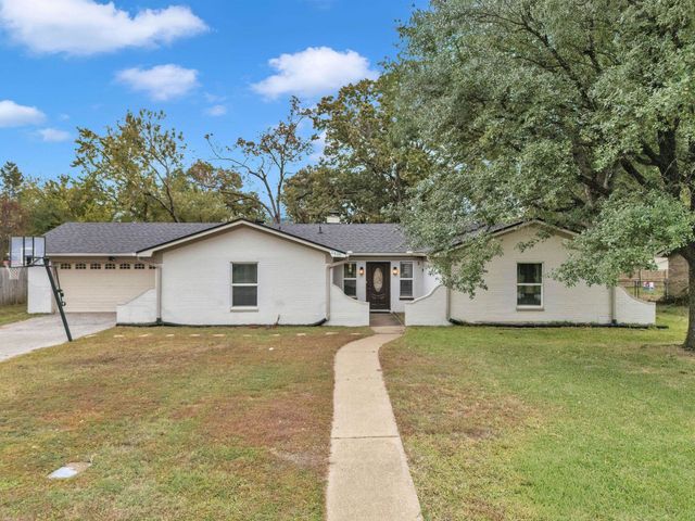 2406 Balsam St, Longview, TX 75605