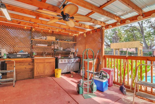 2406 Balsam St, Longview, TX 75605