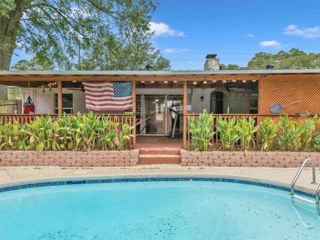 2406 Balsam St, Longview, TX 75605