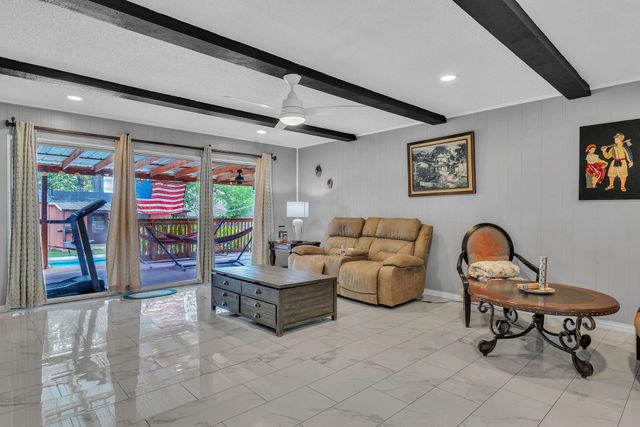 2406 Balsam St, Longview, TX 75605