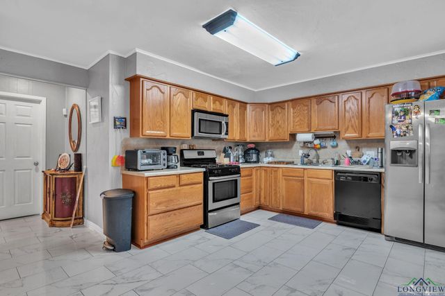 2406 Balsam St, Longview, TX 75605