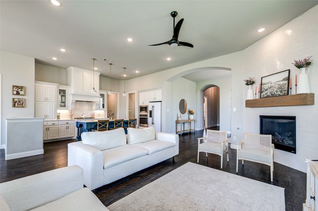 1071 Cabinside Drive, Roanoke, TX 76262