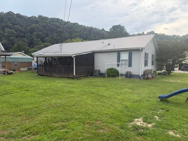 275 Burton Road, Letcher, KY 41832