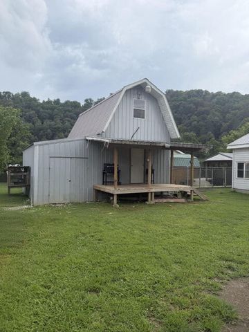 275 Burton Road, Letcher, KY 41832