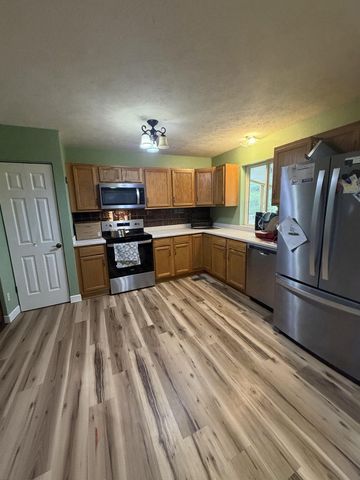 275 Burton Road, Letcher, KY 41832