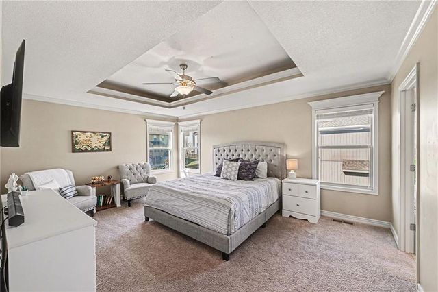 104 SW Shores Drive, Lee's Summit, MO 64064