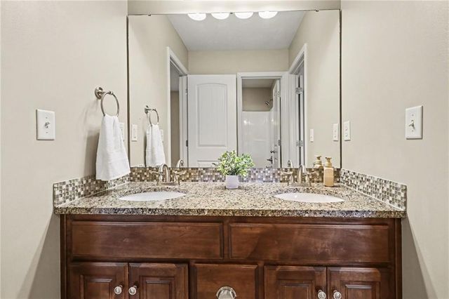104 SW Shores Drive, Lee's Summit, MO 64064