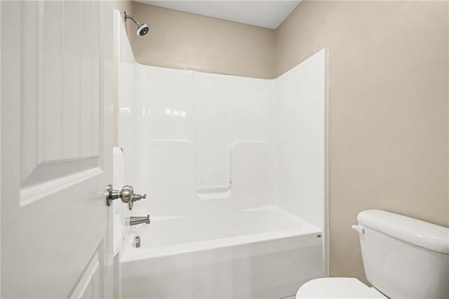 104 SW Shores Drive, Lee's Summit, MO 64064