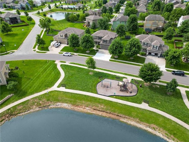104 SW Shores Drive, Lee's Summit, MO 64064