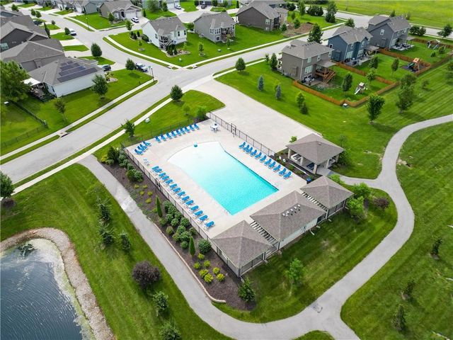 104 SW Shores Drive, Lee's Summit, MO 64064