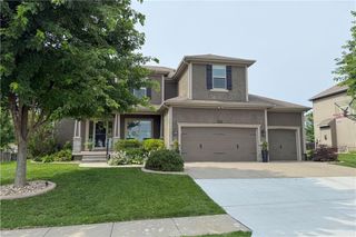 104 SW Shores Drive, Lee's Summit, MO 64064