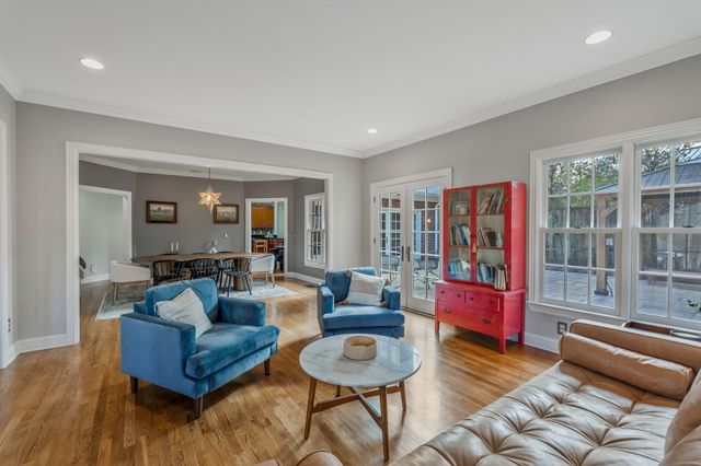 1207 Grandview Dr, Nashville, TN 37215