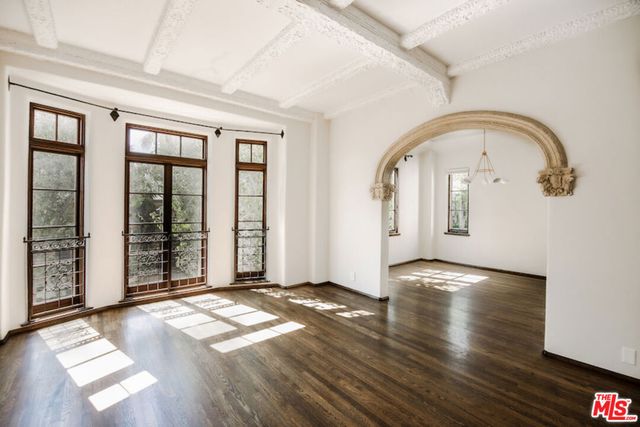 1302 N Sweetzer Avenue 303, West Hollywood, CA 90046