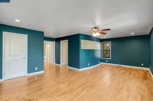 5264 Sunset Dr, El Sobrante, CA 94803