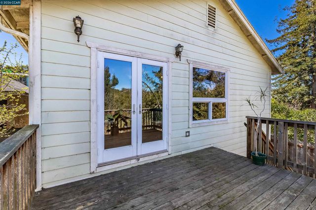 5264 Sunset Dr, El Sobrante, CA 94803