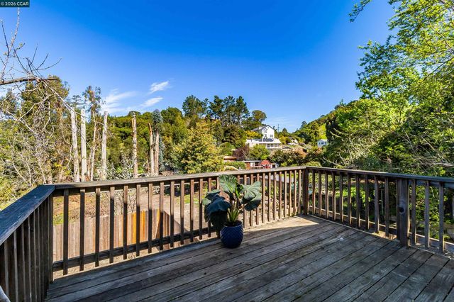 5264 Sunset Dr, El Sobrante, CA 94803