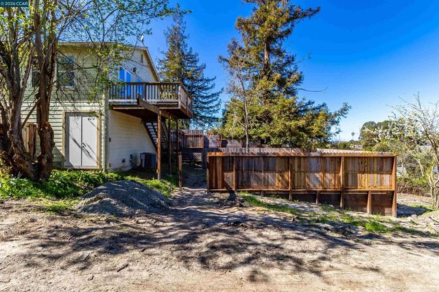 5264 Sunset Dr, El Sobrante, CA 94803