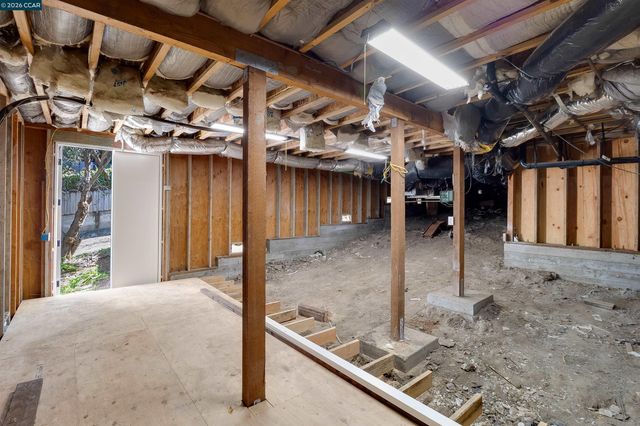 5264 Sunset Dr, El Sobrante, CA 94803